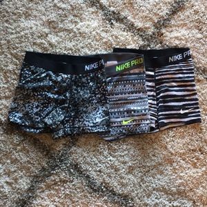 *set of 3* Nike pro short